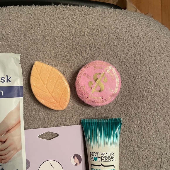 Beauty Body and Skincare Bundle - Picture 3 of 4